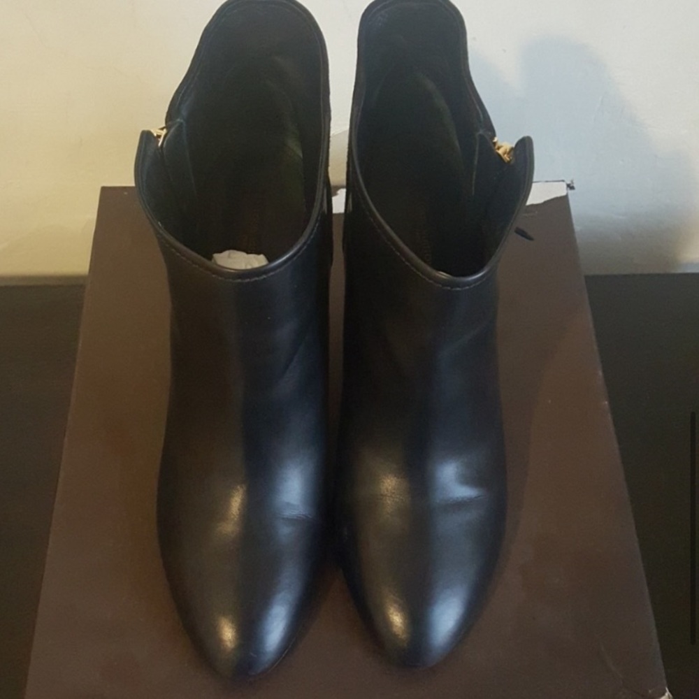 Louis Vuitton Women's Shoes - Picture 8 of 8